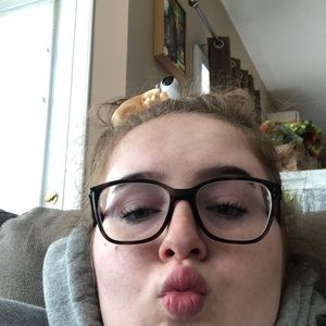 Meet your Posher, Annie